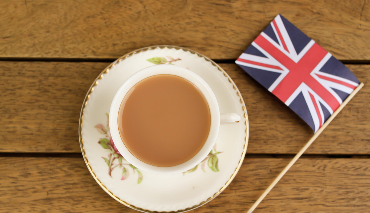 Great Britain weather and tea, goes hand in hand. With clouds above the head, and cold breeze that flows at all times, a hot cup of tea i required.